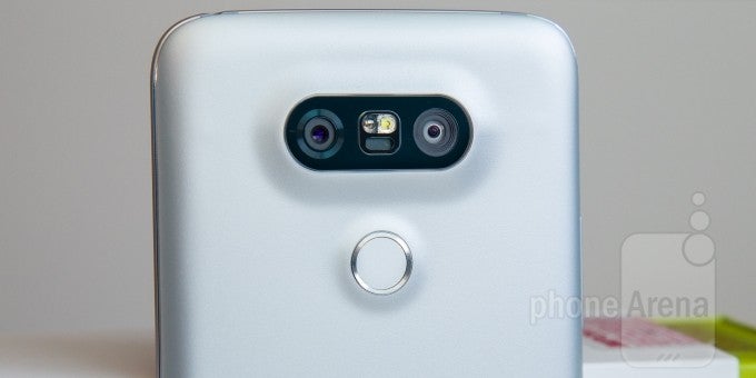 Expect more dual camera smartphones now that Qualcomm's new Clear Sight technology is available