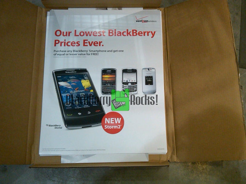 BlackBerry Storm 2 promo materials hit Verizon stores