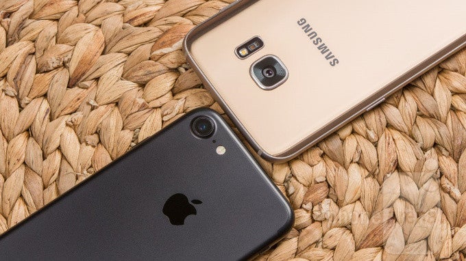 Plagen Verslijten knecht Apple iPhone 7 vs Samsung Galaxy S7 Edge: camera comparison - PhoneArena