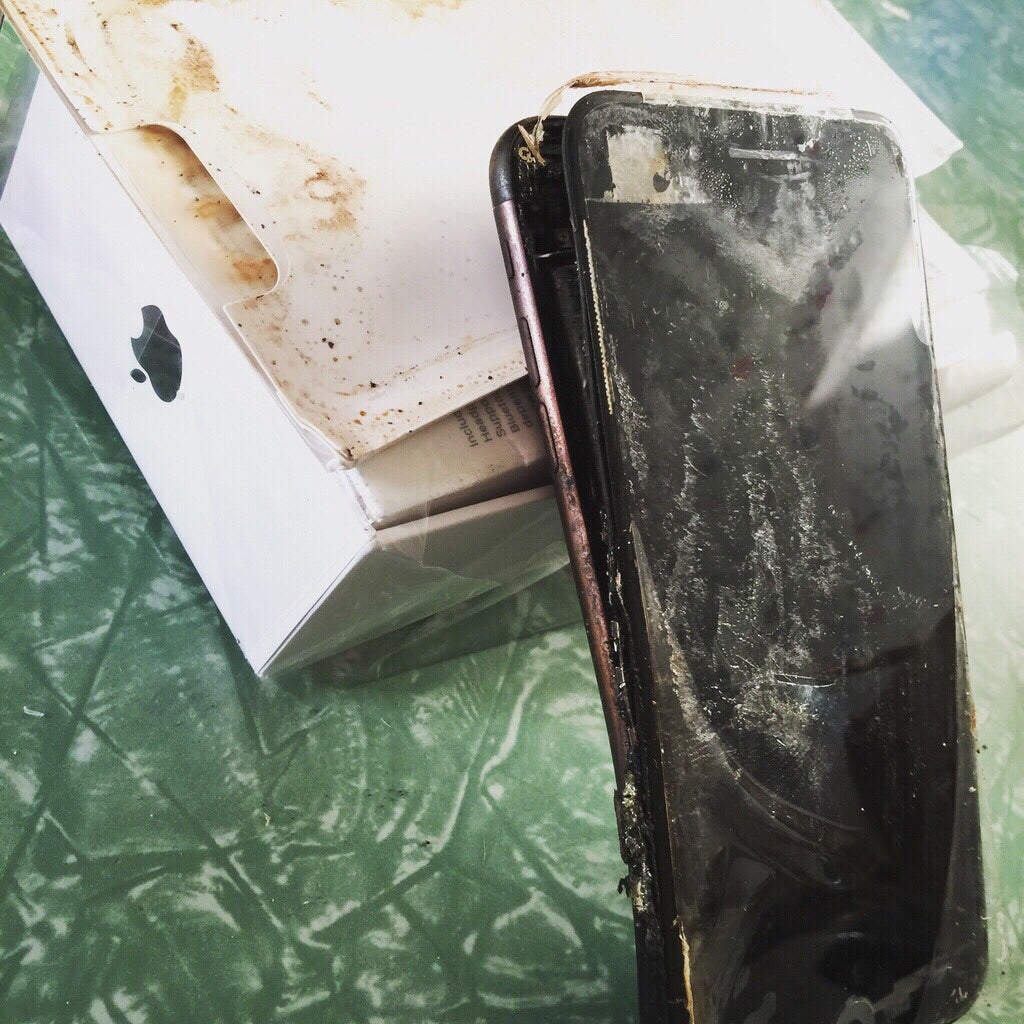It&#039;s happened: exploded iPhone 7 spotted in the wild