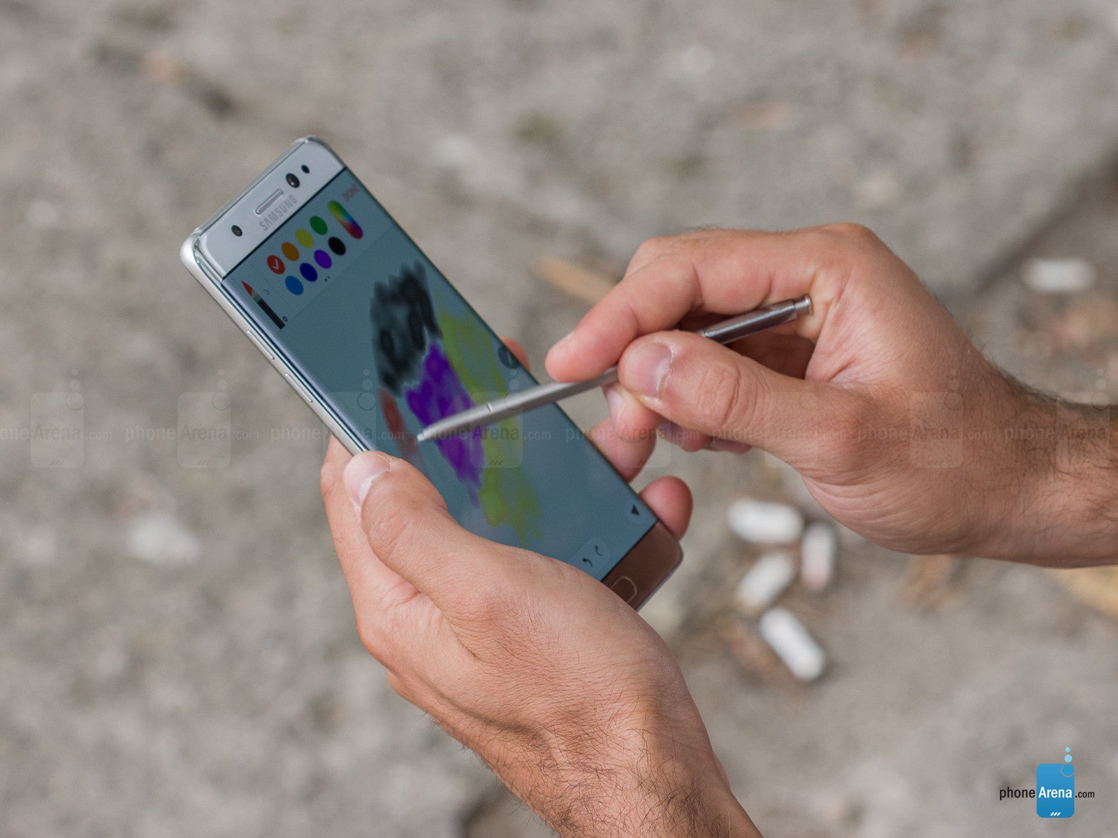 Hundreds of Galaxy Note 7 owners seeking compensation from Samsung in South Korea