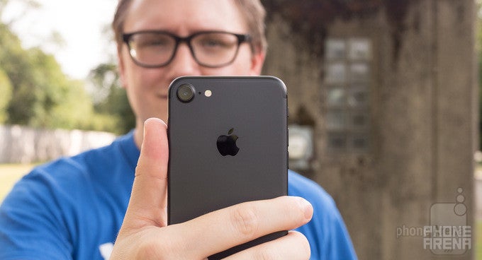 iPhone 7 vs Google Pixel: which of the two takes better selfies?