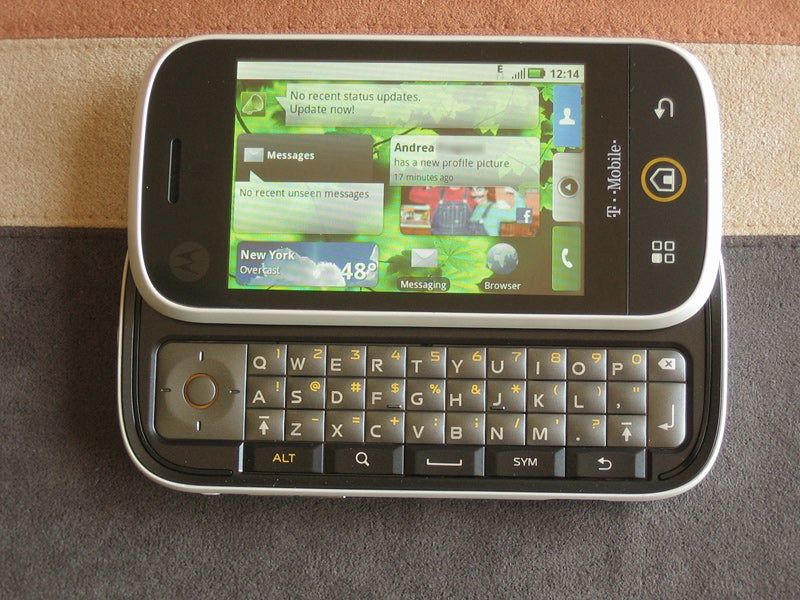 Hands on with the Motorola CLIQ