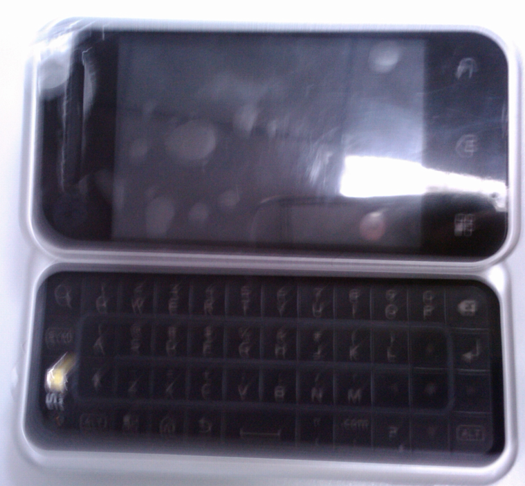 Motorola Motus makes blurry face in front of the camera?