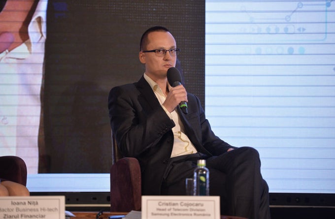 Samsung exec apologizes for saying he'd rather have tablets in schools than toilets inside