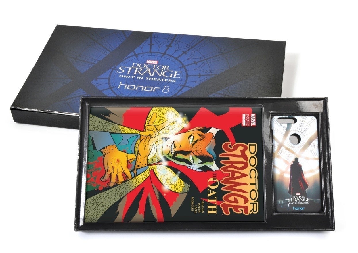 Deal: get the Honor 8 at $100 off, receive two Doctor Strange comic books and other goodies