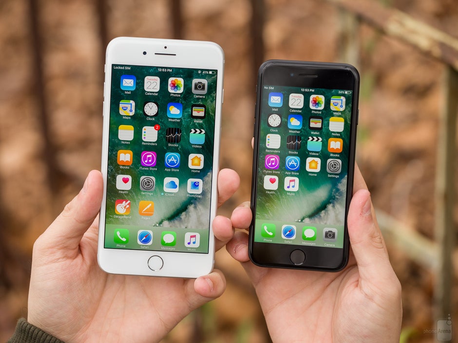 Apple Iphone 7 Plus Vs Iphone 7 Is Apples Larger Handset Worth It