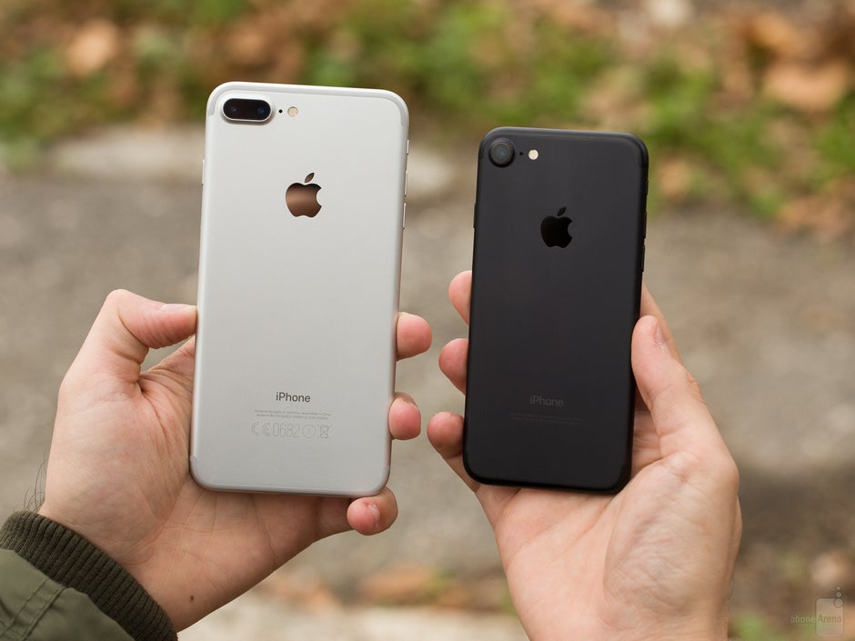 invadere fjer længes efter Apple iPhone 7 Plus vs iPhone 7: is Apple's larger handset worth it? -  PhoneArena