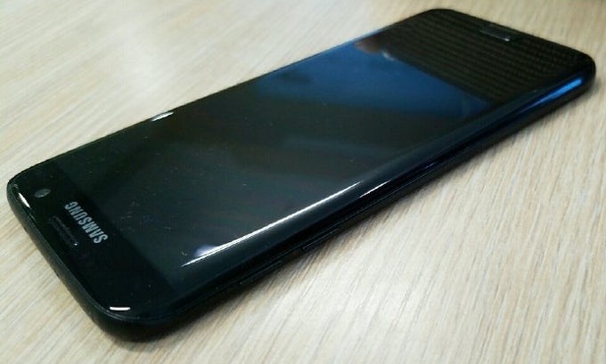 Gotcha! New Glossy Black version of the Galaxy S7 edge leaked in its full glory, looks stunning