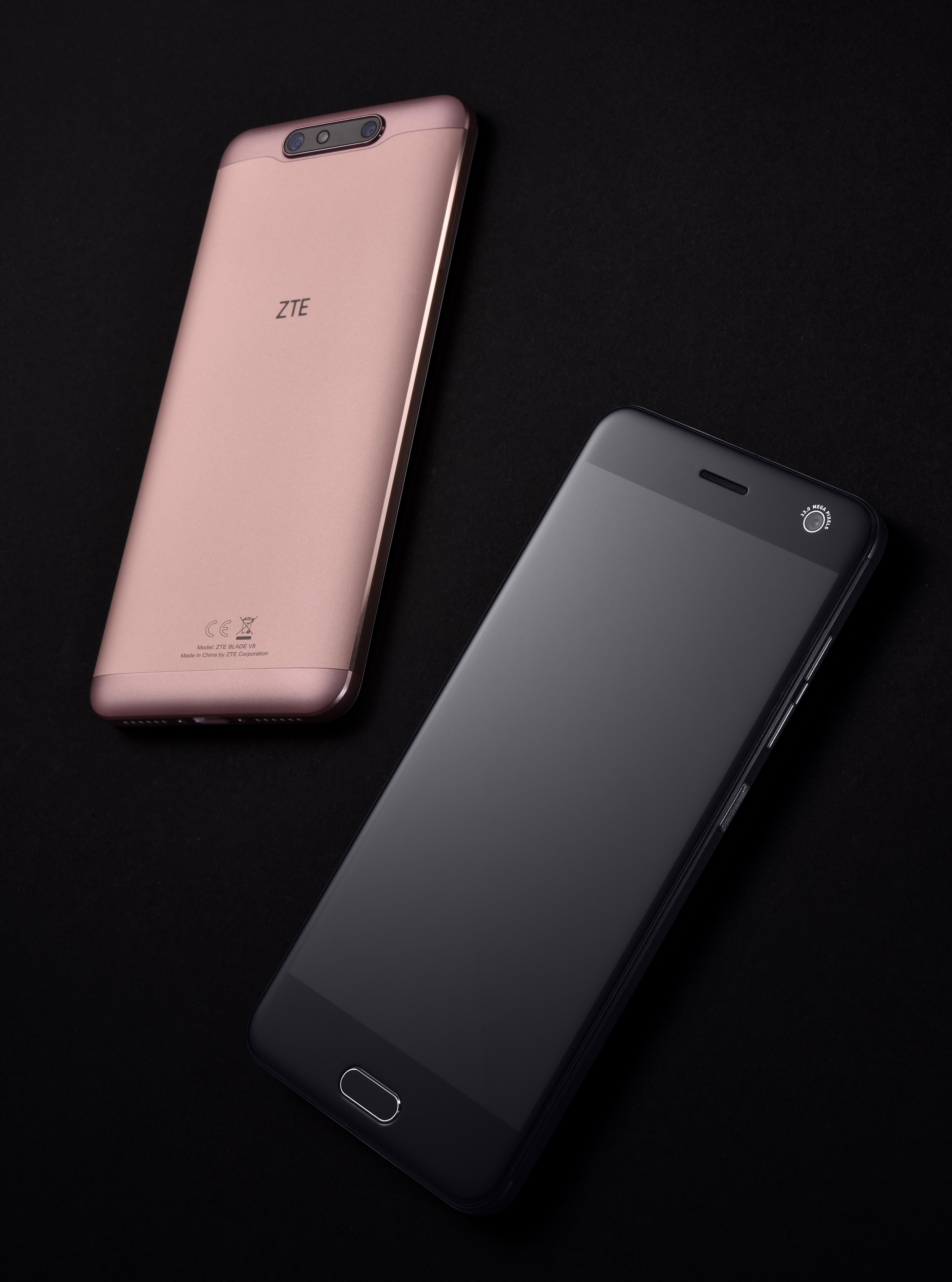 Mid-range ZTE Blade V8 is announced with dual camera for bokeh effects and 3D photos