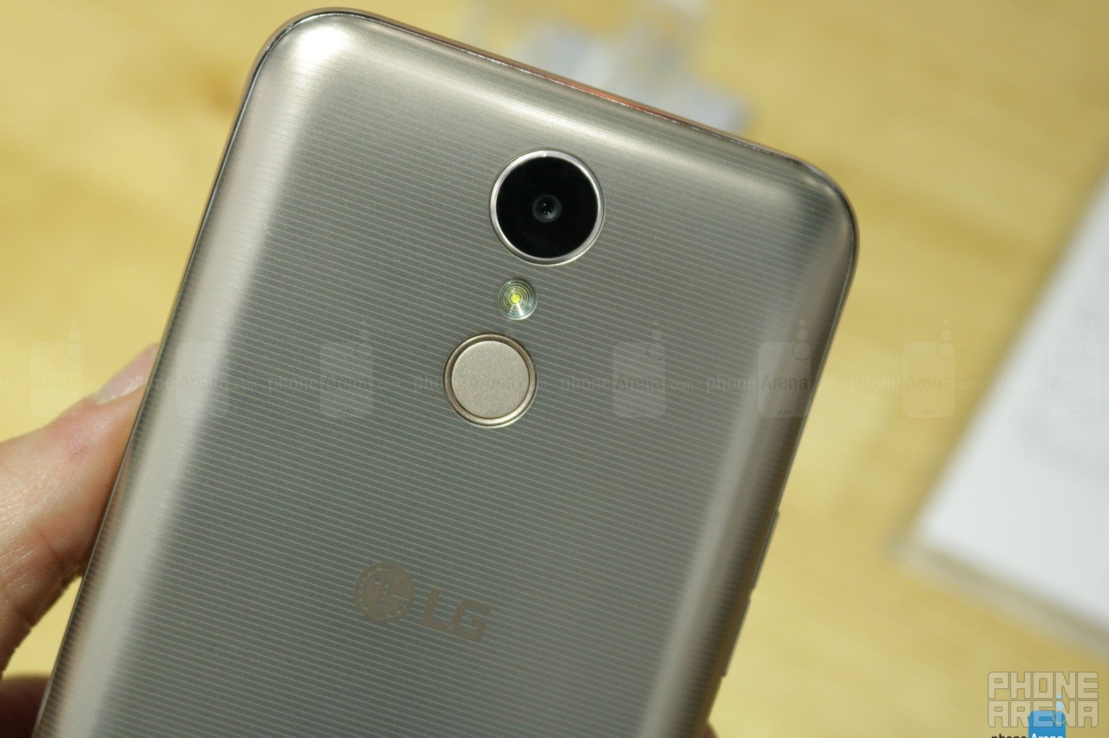 A quick hands on with the 2017 version of the budget-friendly LG K10