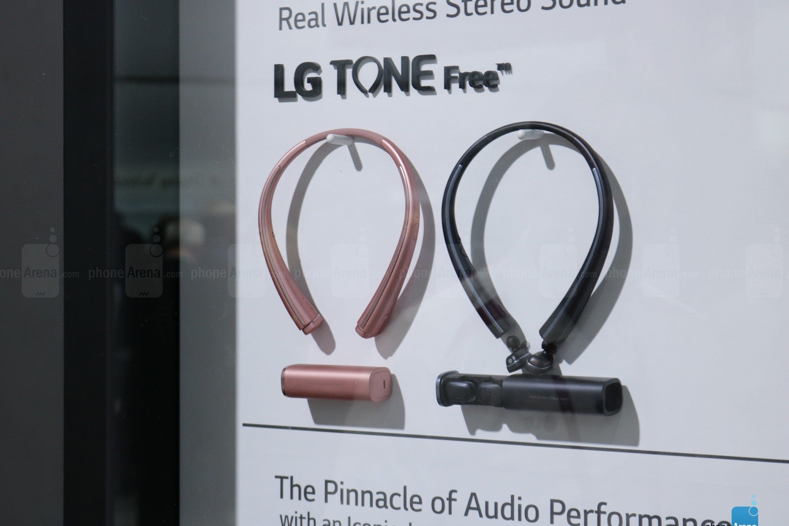 Taking a quick look at LG's answer to the AirPods with the Tone Free