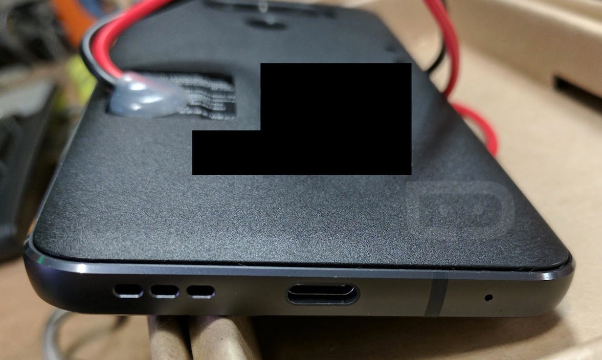 Leaked prototype of an LG G6 shows a single loudspeaker at the bottom. No audio jack in sight, although it could end up being placed at the top. (via DroidLife) - LG G6 vs LG G5 vs LG G4: the design, specs, camera, and battery changes we're expecting
