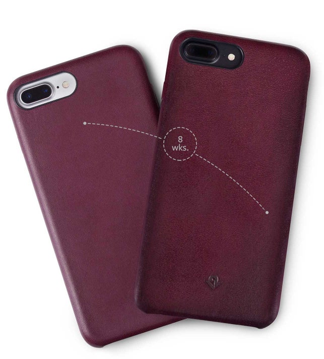 RelaxedLeather case ages well - This genuine leather case for iPhone 7 and 7 Plus looks great and ages well