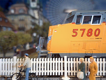 1/30 sec readout - The faster sensor produces visibly less distortion when shooting fast-moving objects. - Sony&#039;s new camera sensor can shoot stunning slow motion videos, four times faster than before