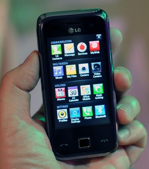 LG&#039;s VS750 might look like this GM750 - Verizon&#039;s LG VS750 shows up on GSM Certification forum