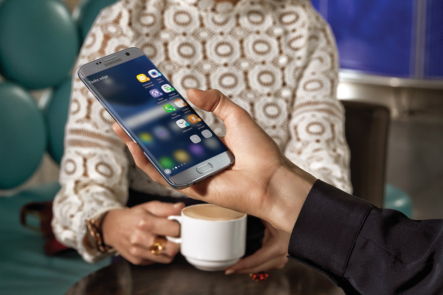 LG argues that using 'edge' screens and 'edge' interfaces can be tiring cause muscle strain. - LG explains why it dislikes curved display panels, and why there isn't one on the G6