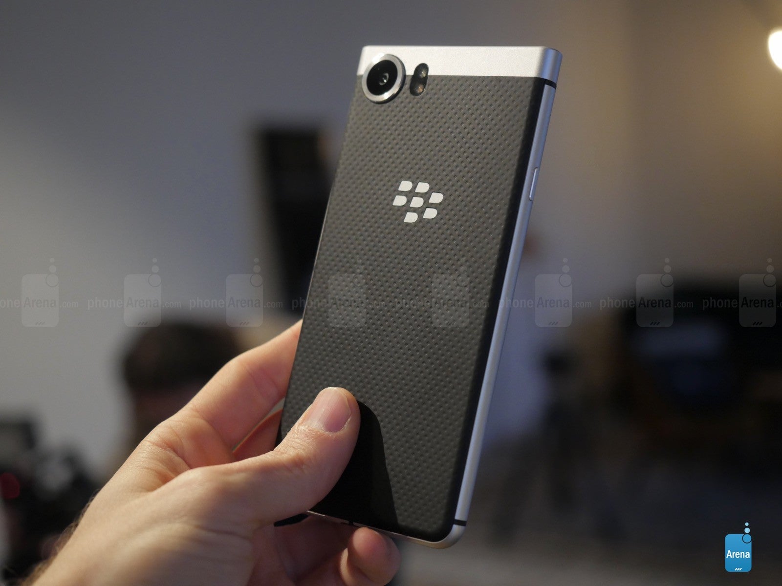 BlackBerry KEYone: let's review its specs!