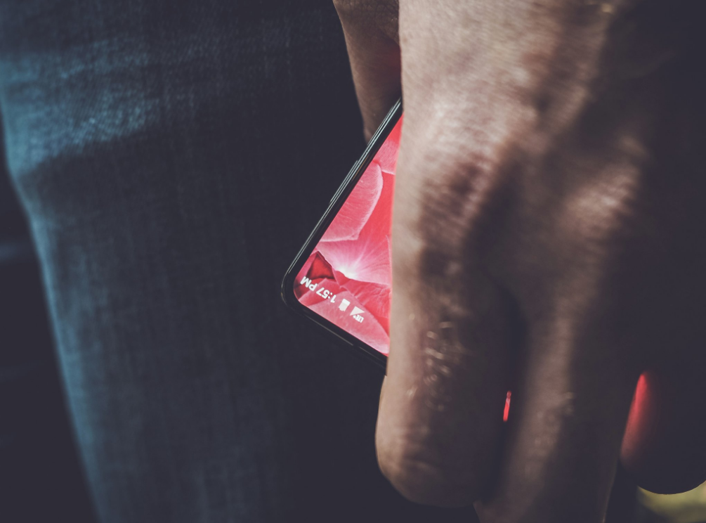 Picture shows Andy Rubin holding his upcoming new high-end phone - Tweet sent by Andy Rubin includes photo partially revealing his iPhone/Pixel challenger