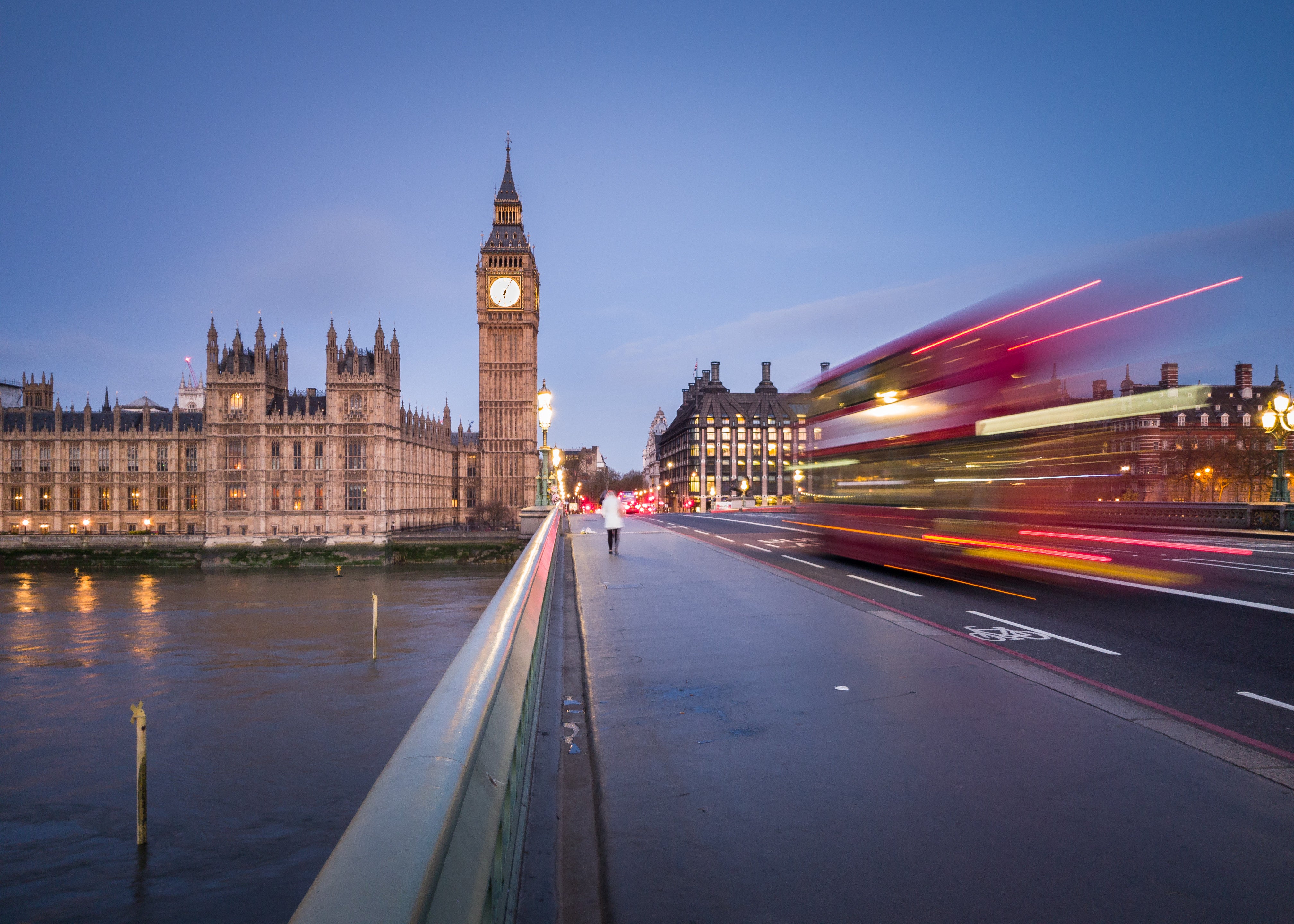 Big Ben as viewed from Westminster Bridge; ISO-50, 1/2 sec - Samsung touts Galaxy S8 camera prowess in a series of stunning photos