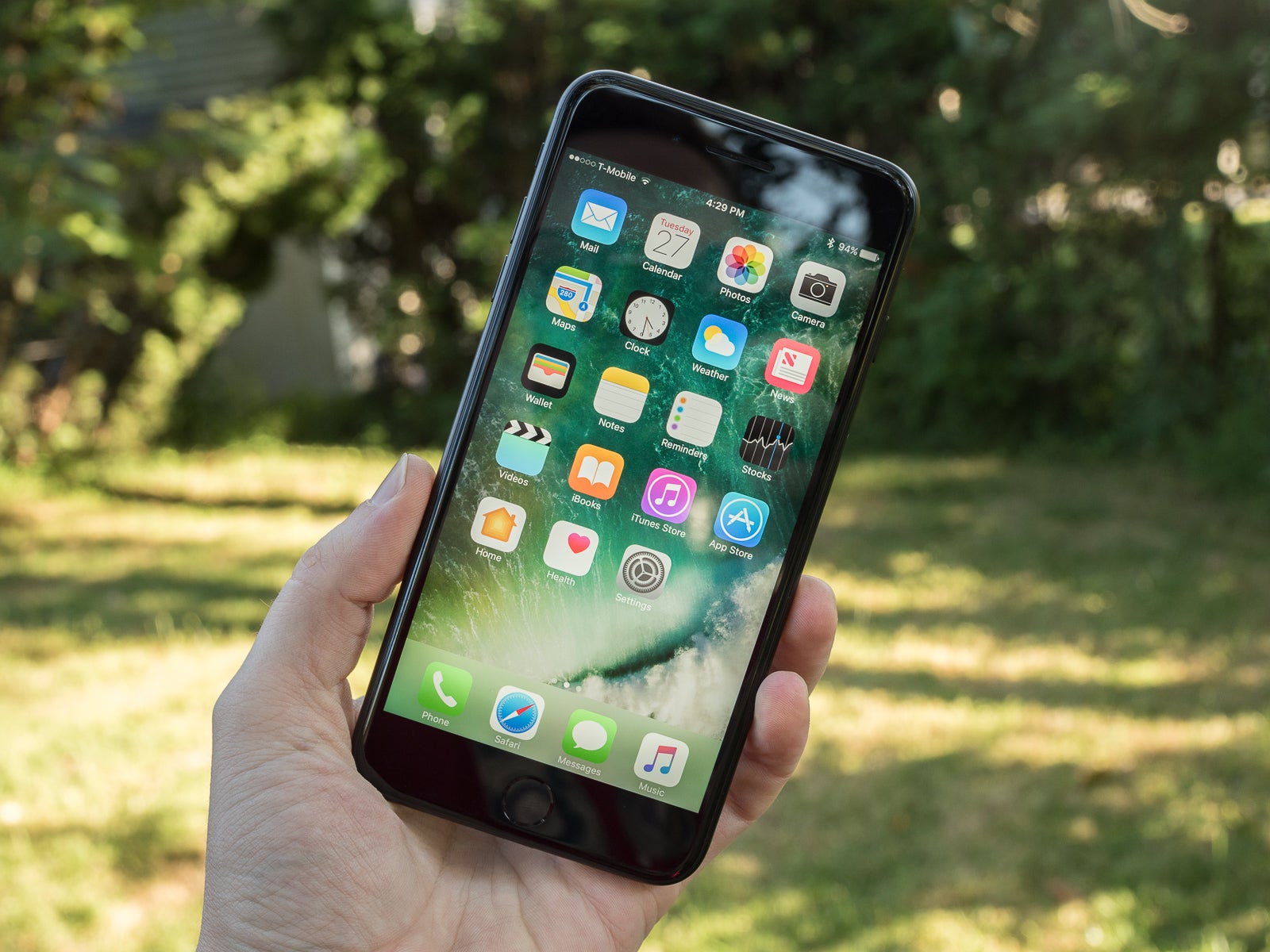 Rustiek ritme Spotlijster Deal: Refurbished iPhone 7 Plus discounted to $569.99, Apple warranty  included - PhoneArena