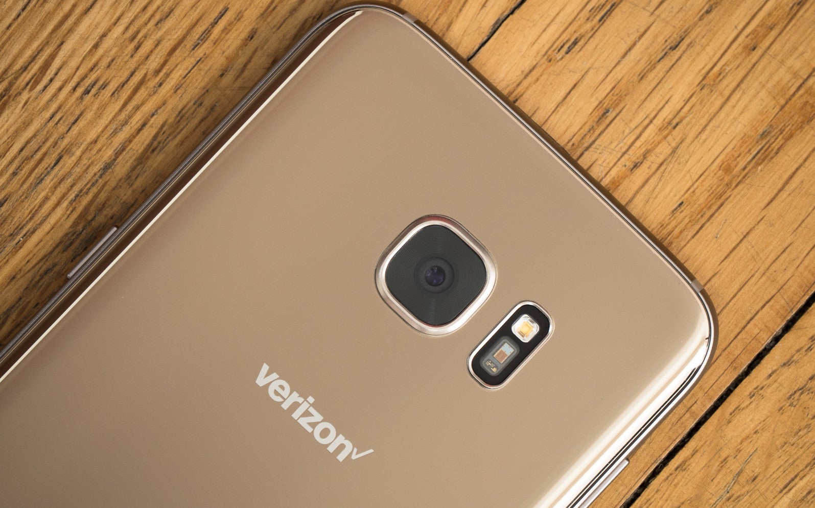 Verizon updates the Galaxy S7 and S7 edge with One Talk support