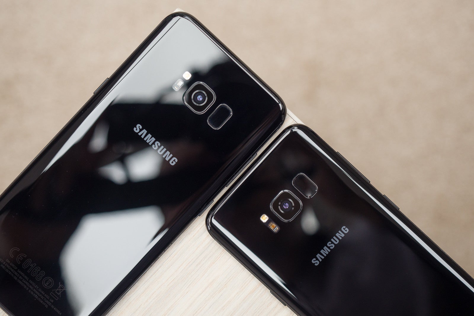 Samsung starts rolling out software update for Galaxy S8 that fixes red tint issue