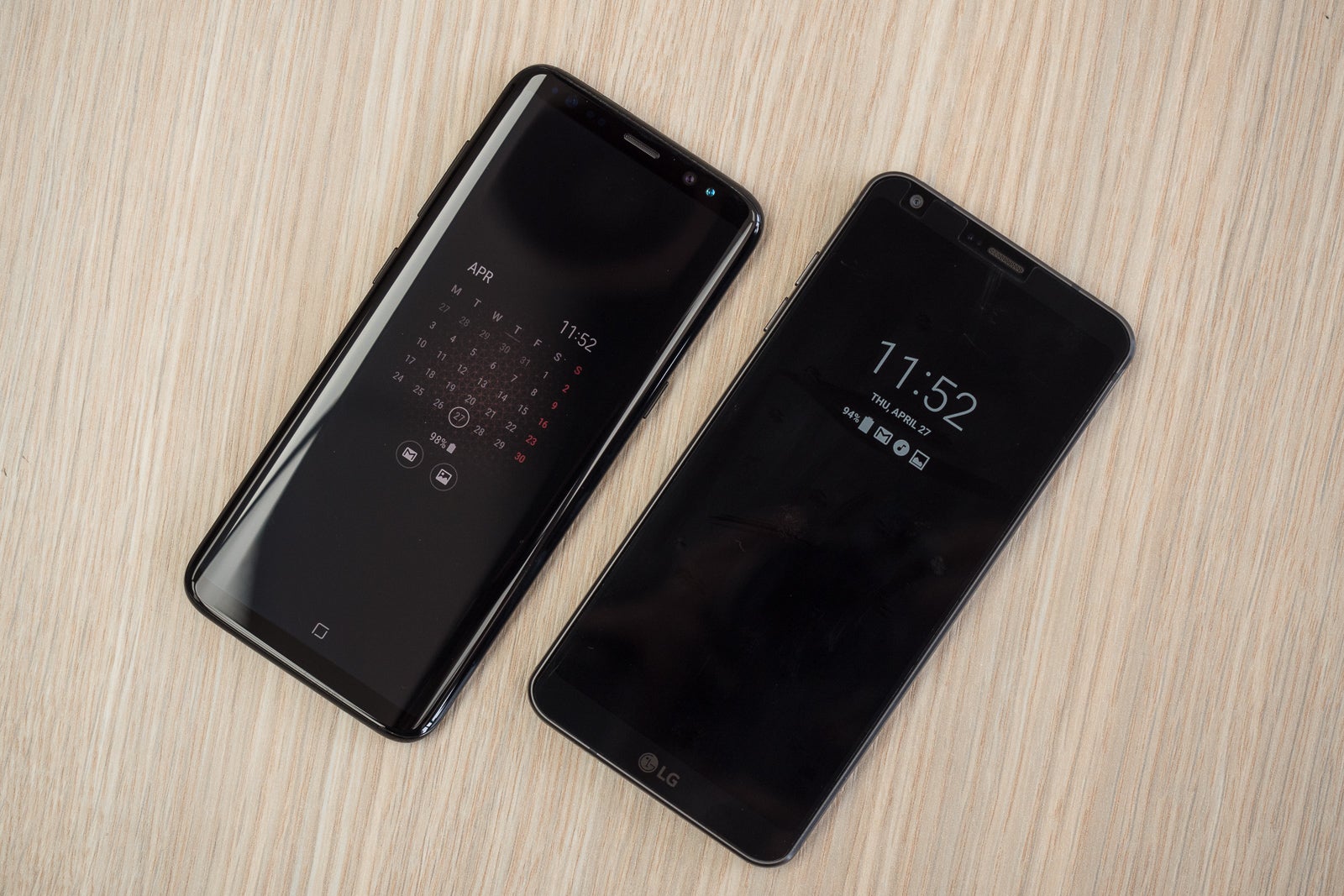 Brigness Boost On - Always On display on the Samsung Galaxy S8 vs LG G6