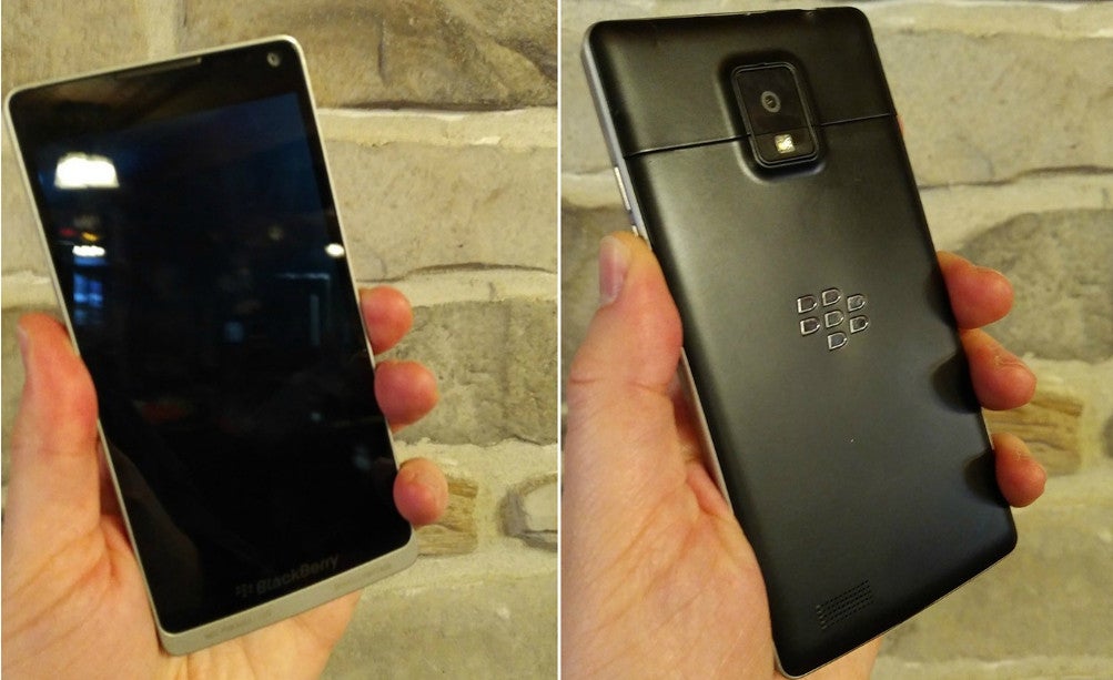 The first live pictures of the canceled BlackBerry Ontario leaked out