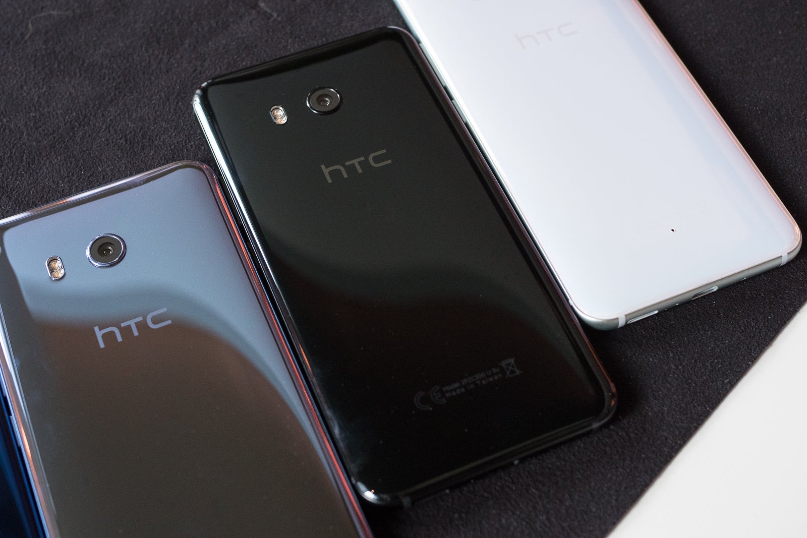 The HTC U11 is the company's new flagship, and you can squeeze it!