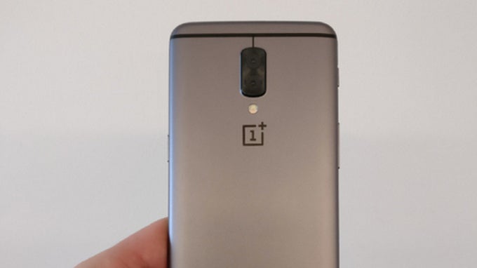Earlier leaked image allegedly showing a OnePlus 5 prototype - OnePlus 5 to retain headphone jack with different position, Carl Pei reveals on Twitter