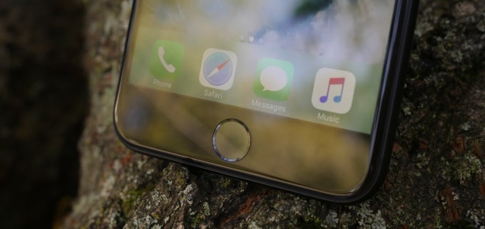 iPhone 8 to come with no home button, rumors suggest