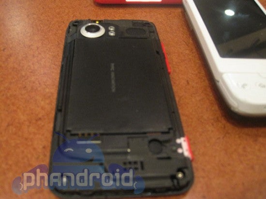 Red accented HTC Incredible &amp; Nexus One being delayed by Verizon?