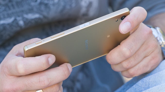 Shiny or matte – how do you prefer the glass on a phone's back?