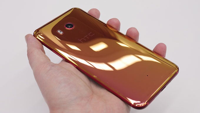 Stunning solar red HTC U11 finally coming to the US