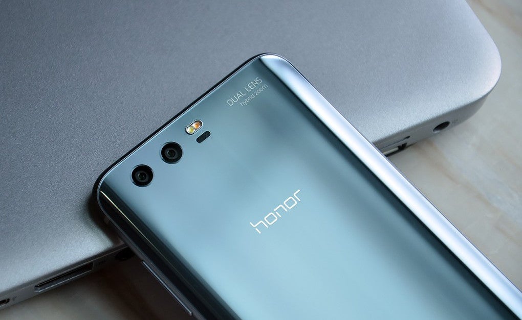 Honor 9 slowly makes its way to European markets