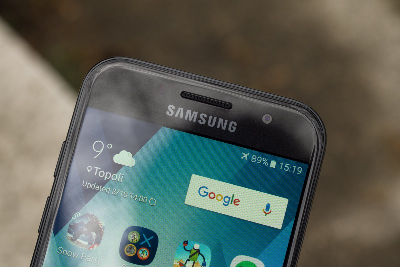 Samsung Galaxy A3 (2017) gets its first security update