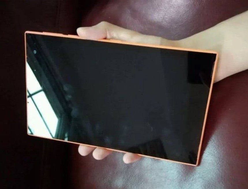 Pictures of Microsoft's canceled Nokia Mercury tablet emerge