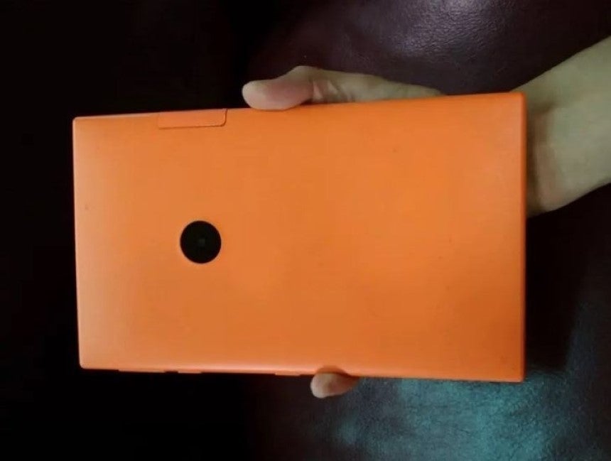 Pictures of Microsoft&#039;s canceled Nokia Mercury tablet emerge