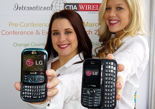 UPDATED: LG messaging sliders for Sprint and Verizon shown at CTIA