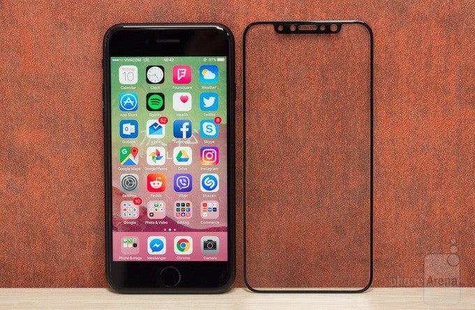 We have what could be an iPhone 8 screen protector: let's analyze it!