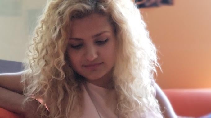 OnePlus 5 - Scene 4 close-ups - OnePlus 5 vs iPhone 7 Plus: Portrait modes compared