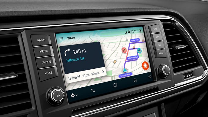 Waze is finally available on Android Auto