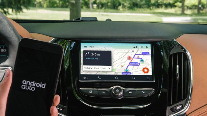 Waze is finally available on Android Auto