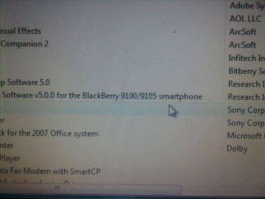 BlackBerry Pearl 9105 sporting a T9-style keyboard - another version of the 9100?