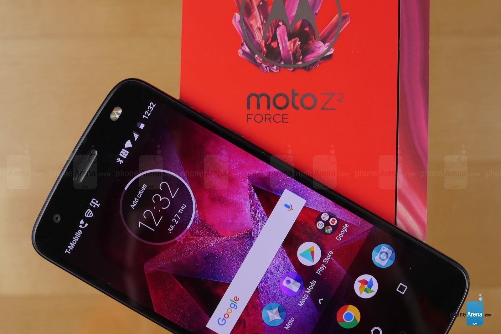 The Moto Z2 Force Edition&#039;s &quot;unbreakable&quot; screen can be scratched by a fingernail