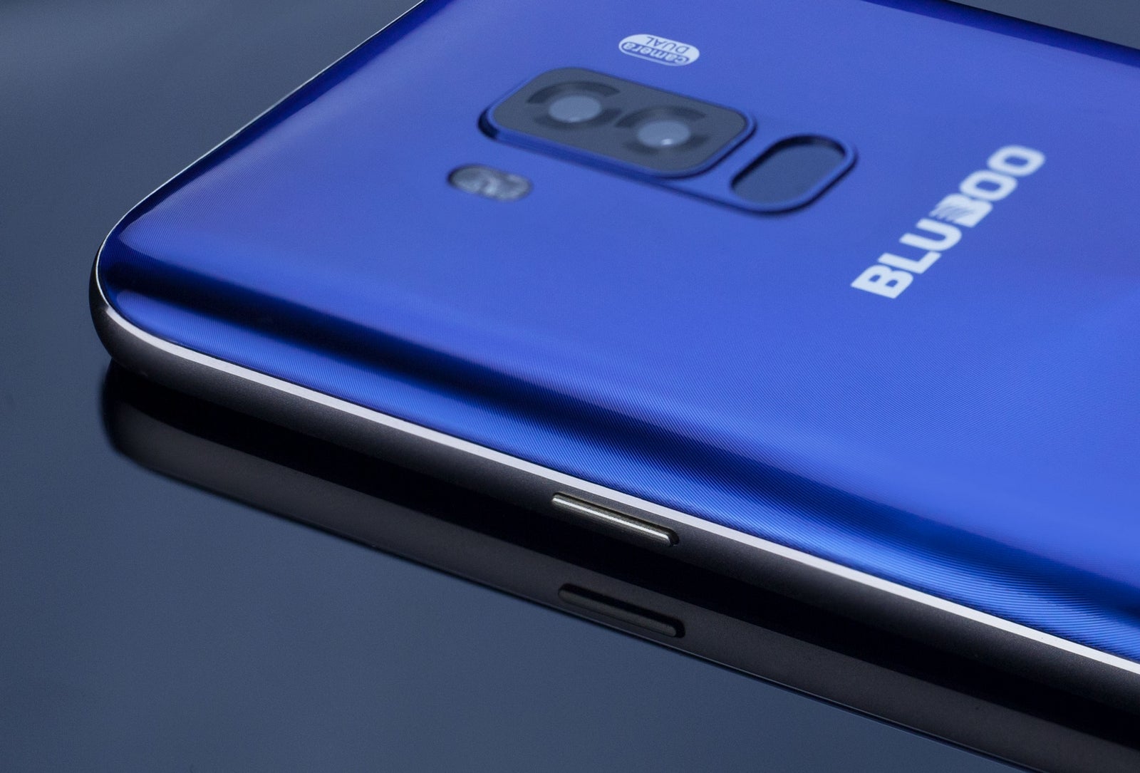 Curvy glass, dual cameras, and huge battery for cheap: the Bluboo S8's pre-sale boosted by more bonuses