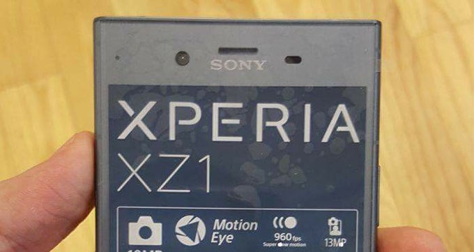 Sony Xperia XZ1 unit poses for the camera, shows off specs