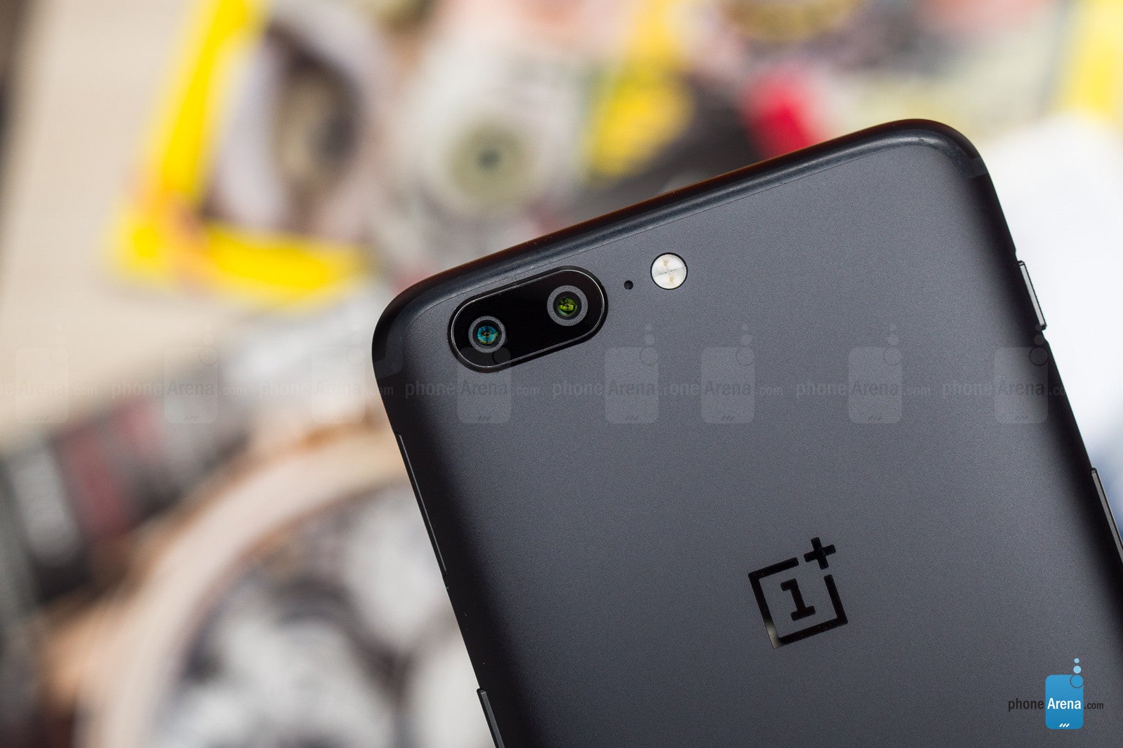 OnePlus 5 video stabilization update demoed in new official video