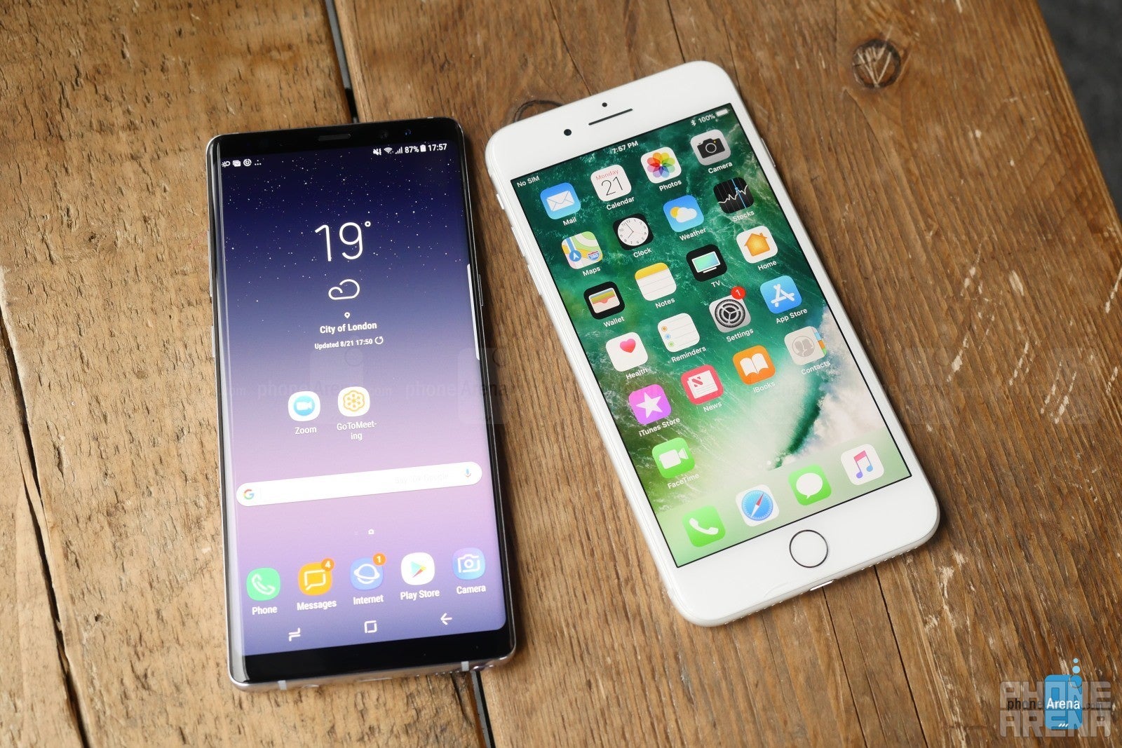 Galaxy Note 8 vs iPhone 7 Plus: first look